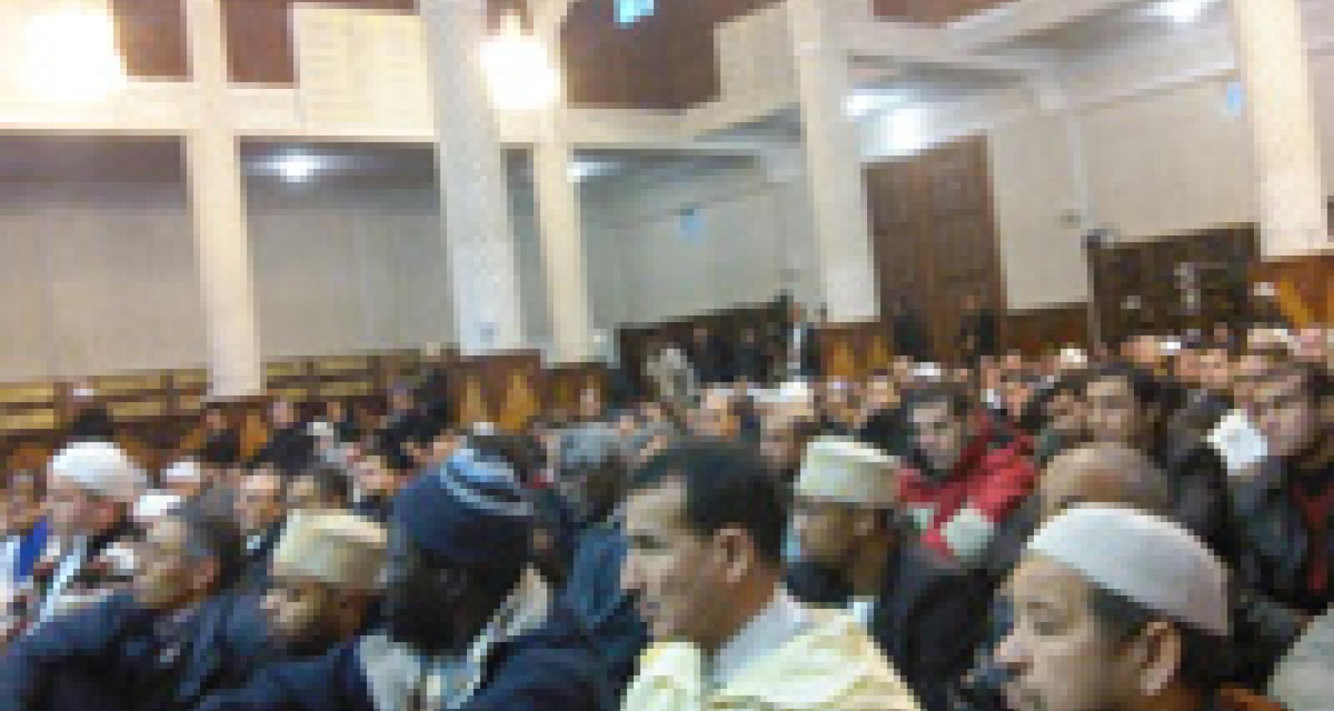 جانب من الحضور في مسجد ايفري