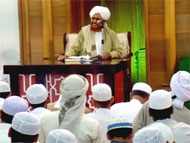 مقرر الدورة الحادية والعشرين من كتاب قوت القلوب - 20 - كتاب الأخوة في الله.. والصحبه وأحكام المؤاخاة وأوصاف المحبين - 4 مقرر الدورة الحادية والعشرين من كتاب قوت القلوب - 20 - كتاب الأخوة في الله.. والصحبه وأحكام المؤاخاة وأوصاف المحبين - 4