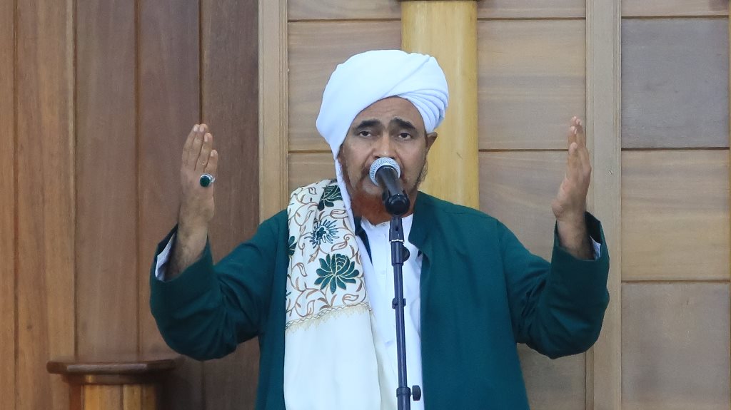 أسنى وأشرف ما يمكن تحصيله خلال العمر الفاني وشئون مرافقة حبيب الرحمن العدناني أسنى وأشرف ما يمكن تحصيله خلال العمر الفاني وشئون مرافقة حبيب الرحمن العدناني