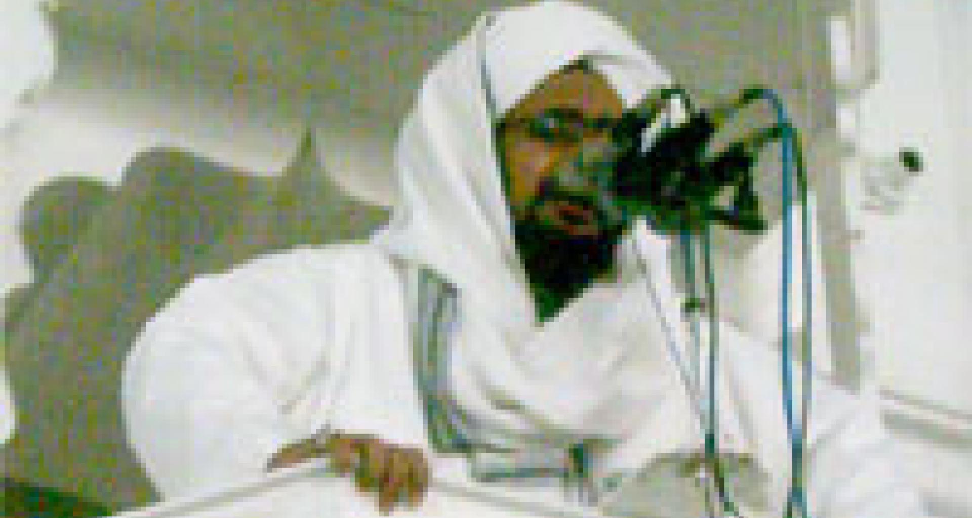 الحبيب عمر أثناء إلقاء الخطبة الحبيب عمر أثناء إلقاء الخطبة