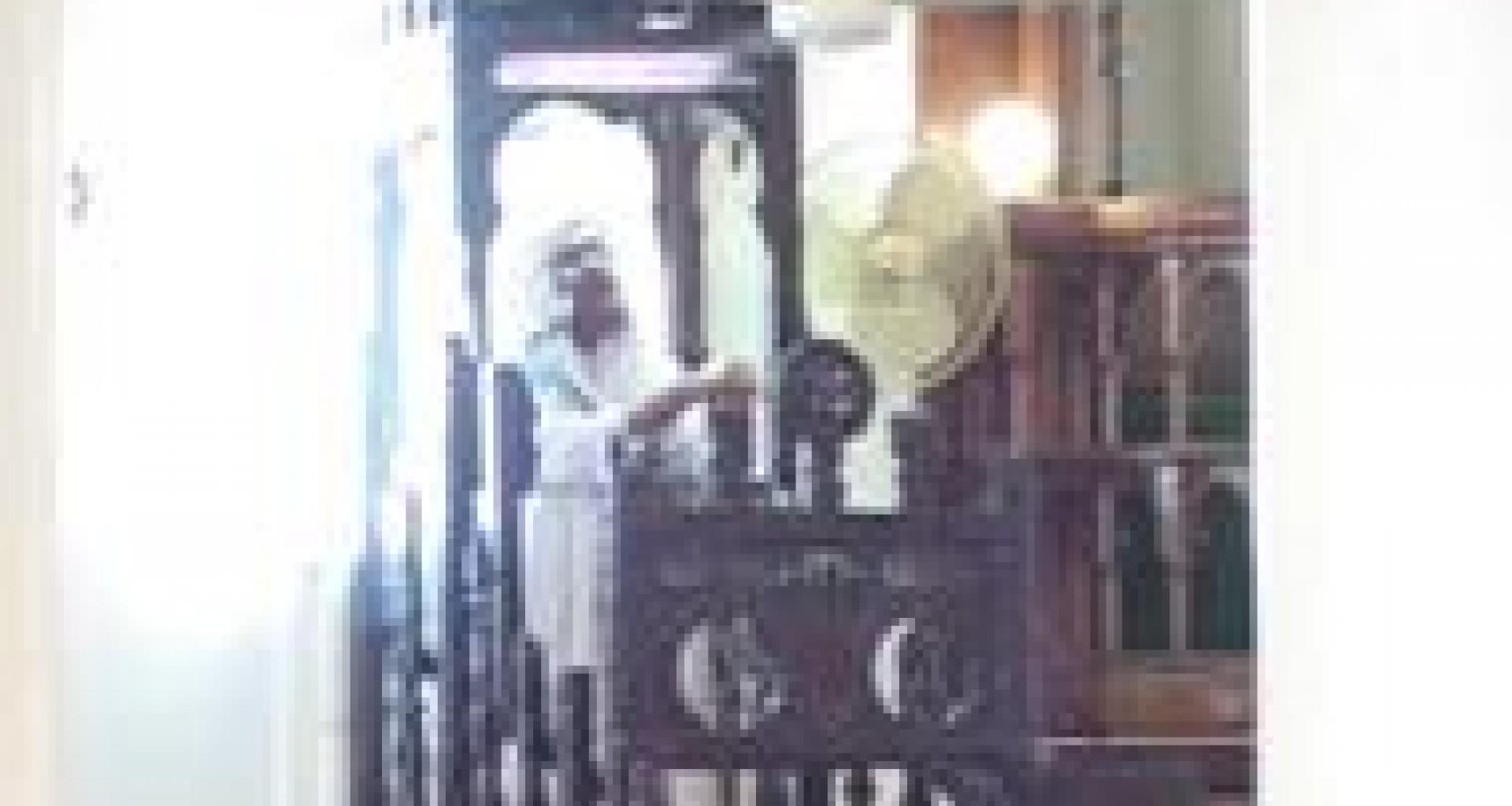 الحبيب عمر أثناء إلقاء الخطبة الحبيب عمر أثناء إلقاء الخطبة