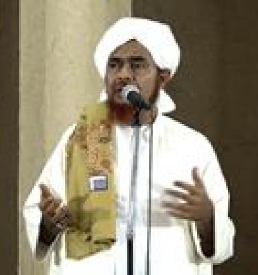شرف الانتماء إلى صفوة الرحمن وفريضة متابعته وقيام فوارق الملك المجازي النوراني والملك الصوري الظلماني