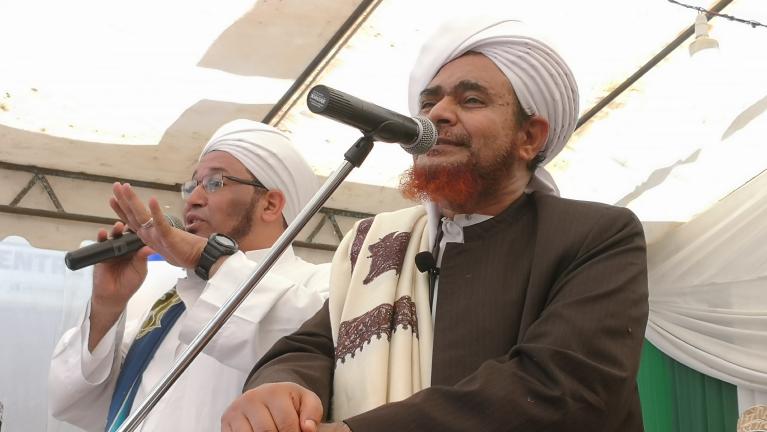 أثر الاجتماعات في الدنيا وأخبار يوم الجمع